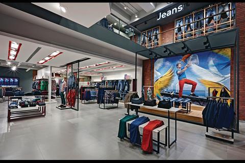 Peter England Generation, Bangalore, India